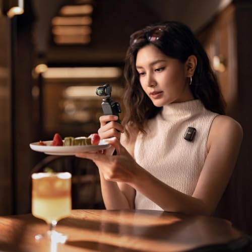 DJI Osmo Pocket 3 Creator Combo, 4K Vlogging Camera with 1'' CMOS and 3-Axis Stabilization W8192