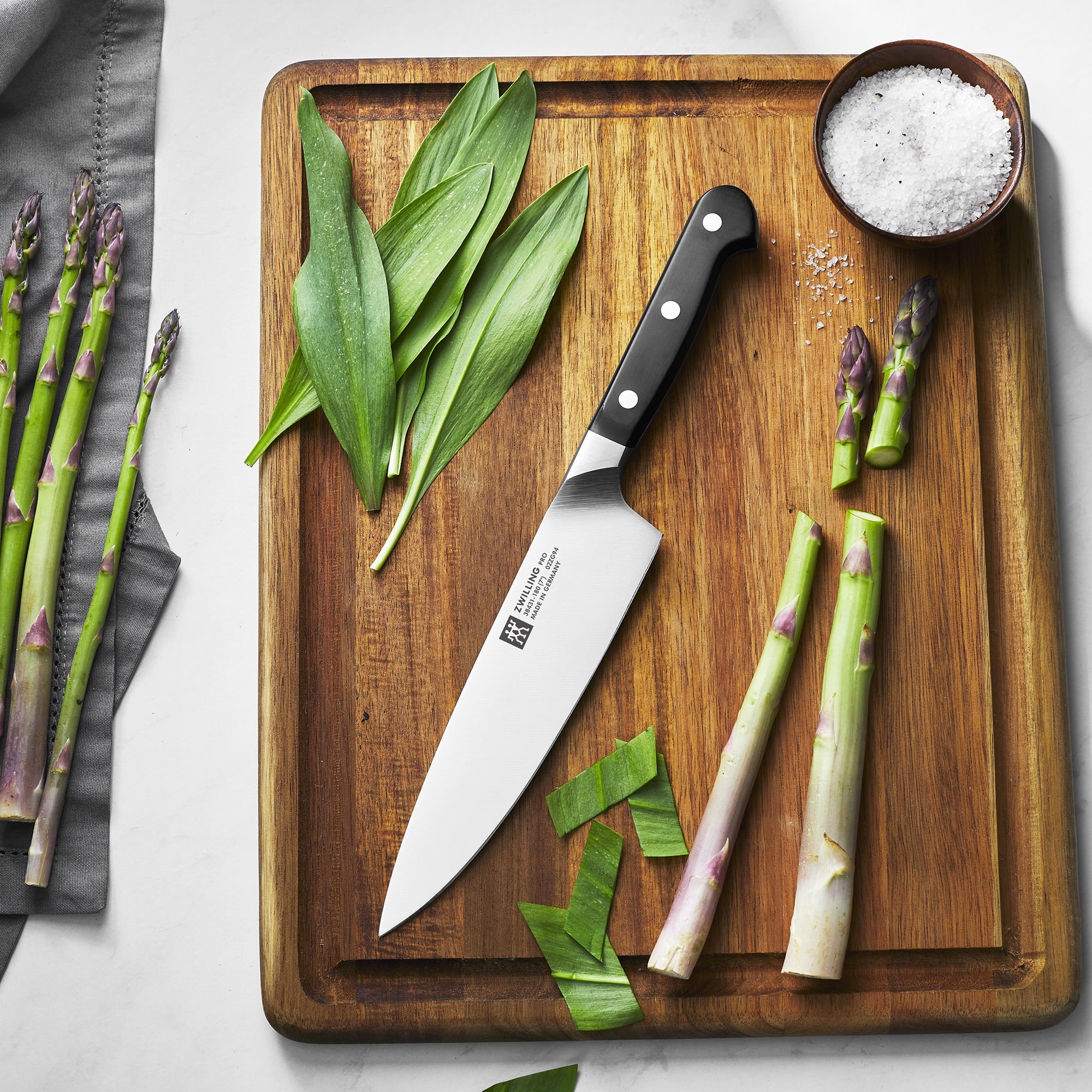 ZWILLING Pro 7-inch Chef's Knife Z328219