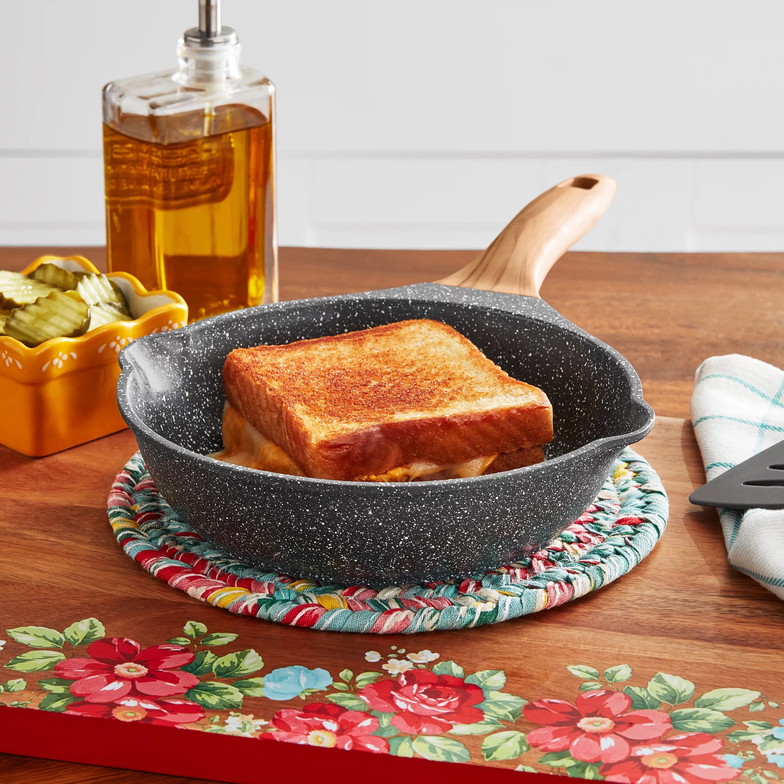 Pioneer Woman Prairie Signature Cast Aluminum 8-Inch Fry Pan, Charcoal Speckle U933275