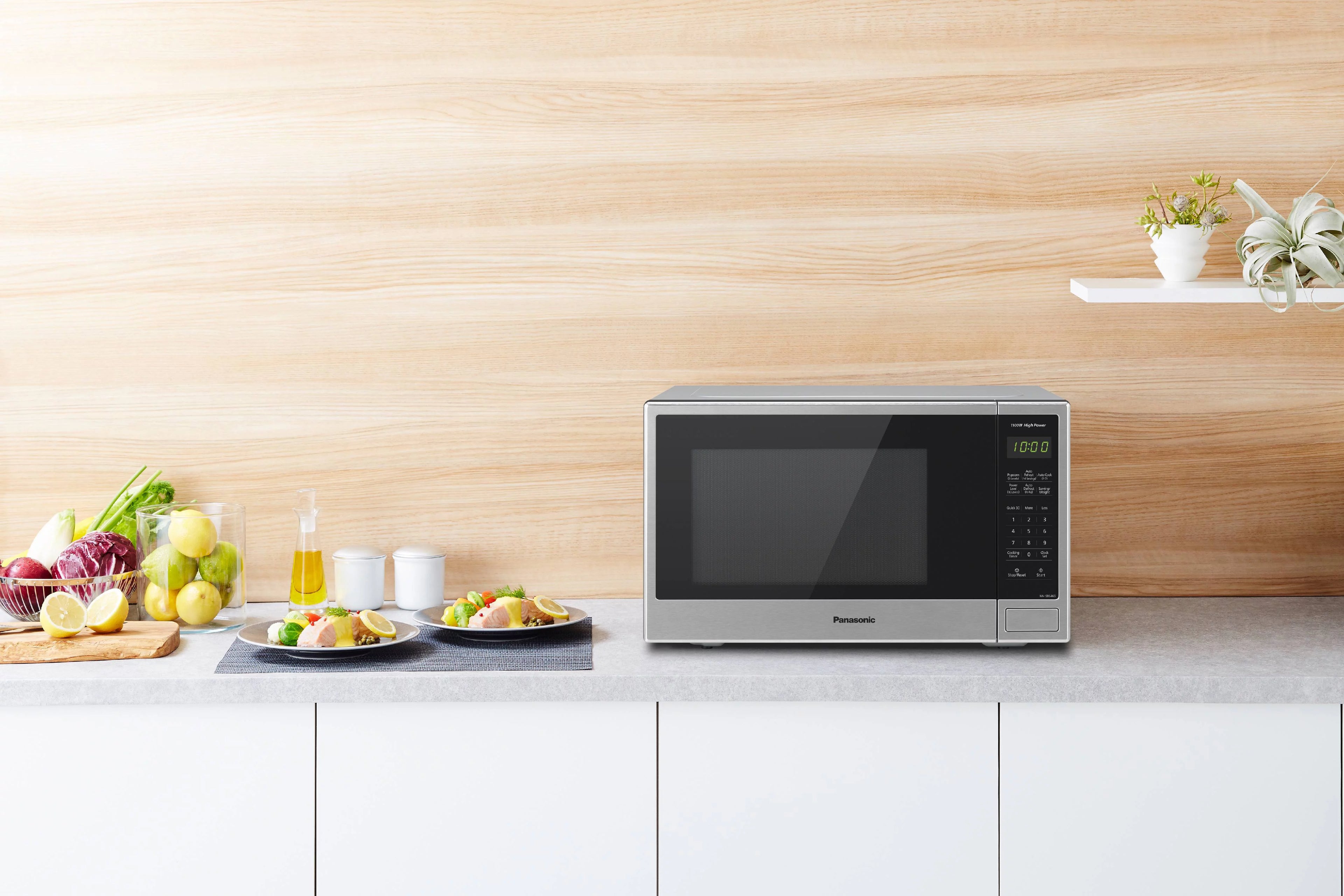 Panasonic 1.3 Cu. Ft. 1100W Countertop Microwave Oven with Genius Sensor E689
