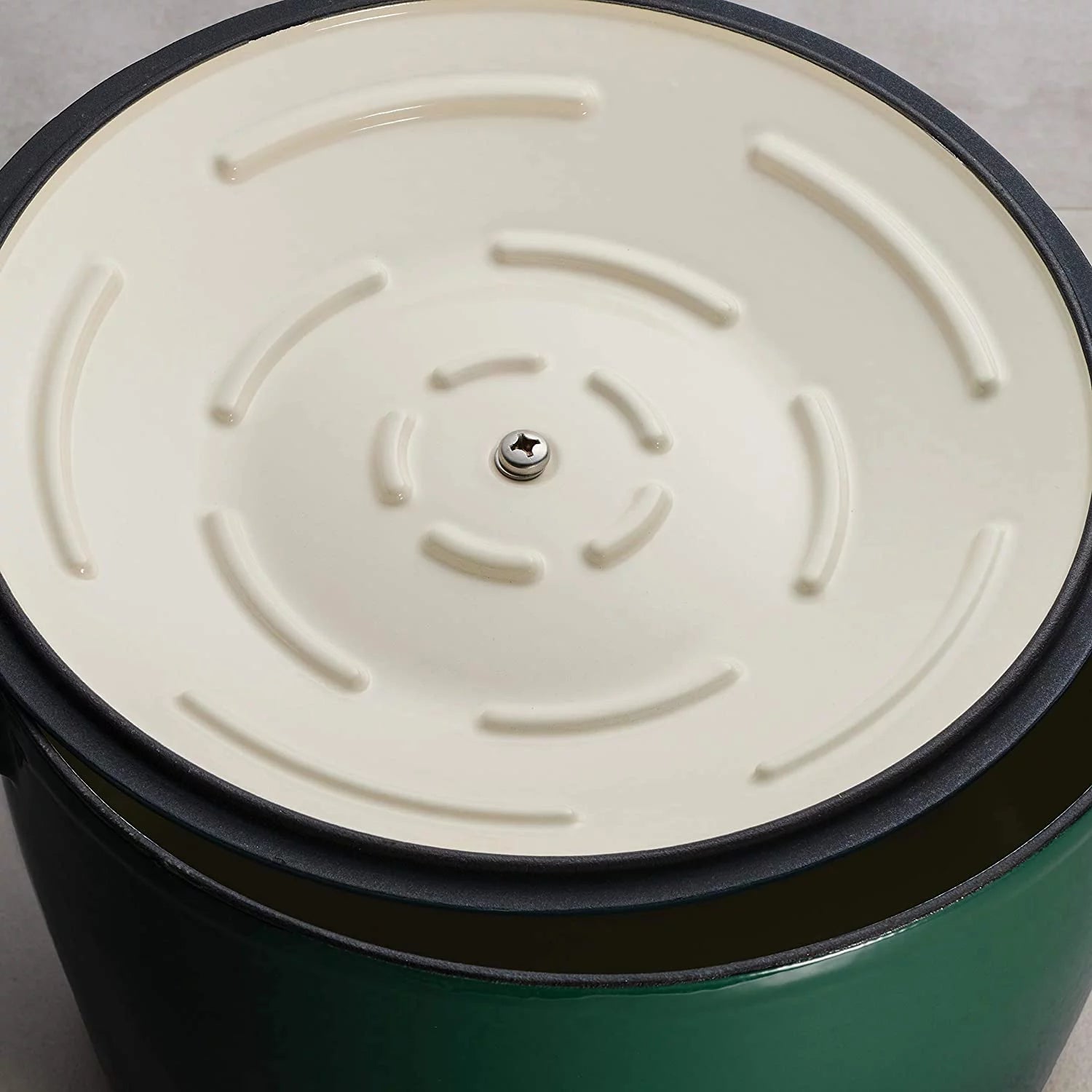 7 Qt Enameled Cast Iron Dutch Oven B68047