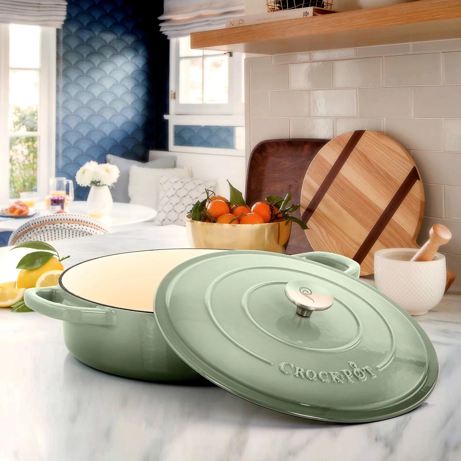 Crock Pot Artisan 5 Quart Enameled Cast Iron Braiser Pan with Lid, Pistachio Green T9166